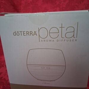 doTERRA Petal Aroma Diffuser - White